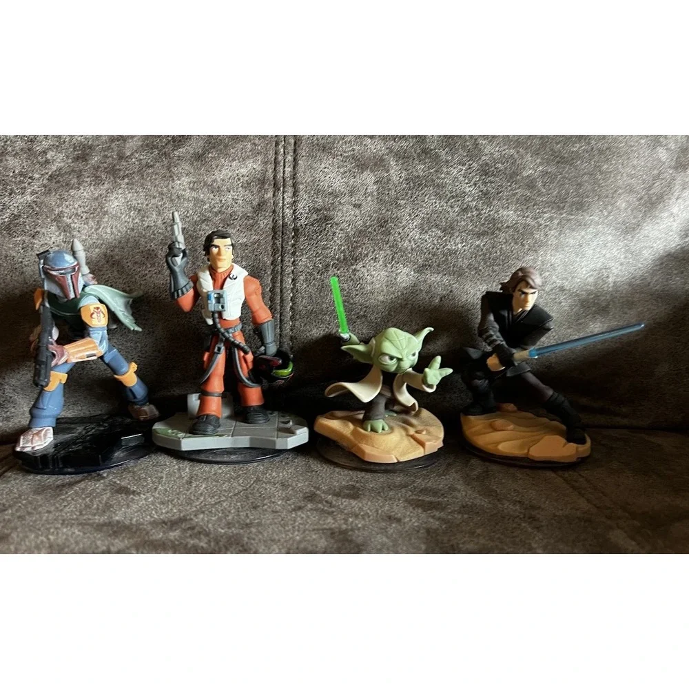 Disney Infinity Star Wars 3.0 LOT 8 Figures, 2 Crystals, Portal, & Carrying Case